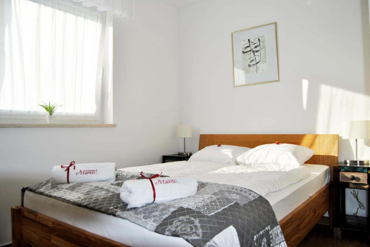 Marco Apartments Fažana Buitenkant foto